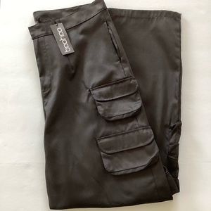 Boohoo Black Multi Pocket  Straight Leg Cargo Pants Size 14 NWT